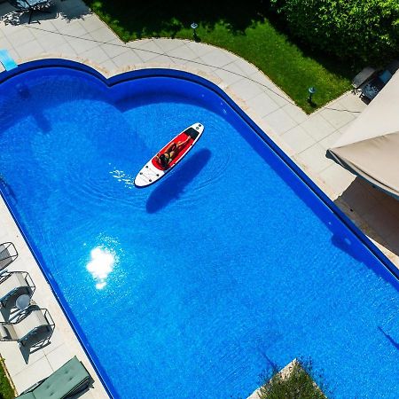 Fuege Villa Luxury & Wellness บาลาตอนฟือเรด ภายนอก รูปภาพ