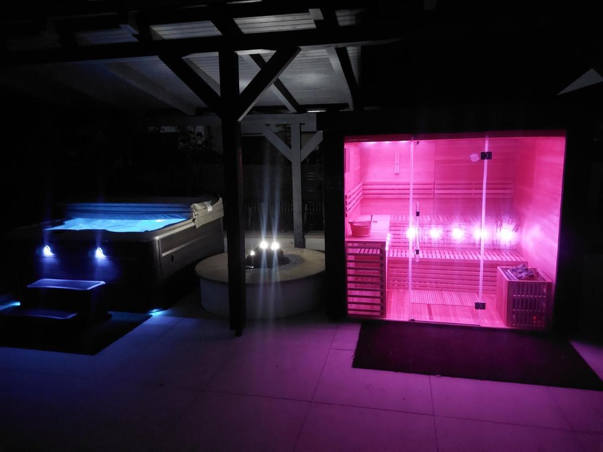 Fuege Villa Luxury & Wellness บาลาตอนฟือเรด ภายนอก รูปภาพ